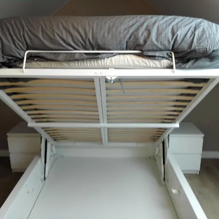 아파트 Moderne Duplexwohnung Mit Durchgang In Der Naehe Von By Interhome *